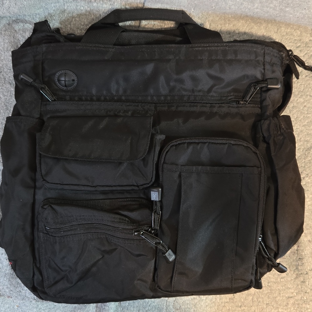 Sleek Black Shoulder Bag
